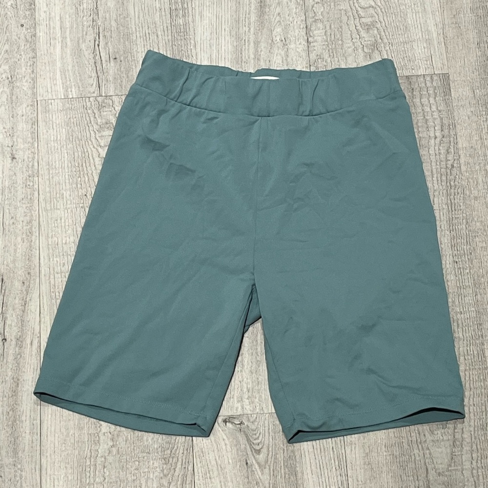 Babaton Biker Shorts 💙
